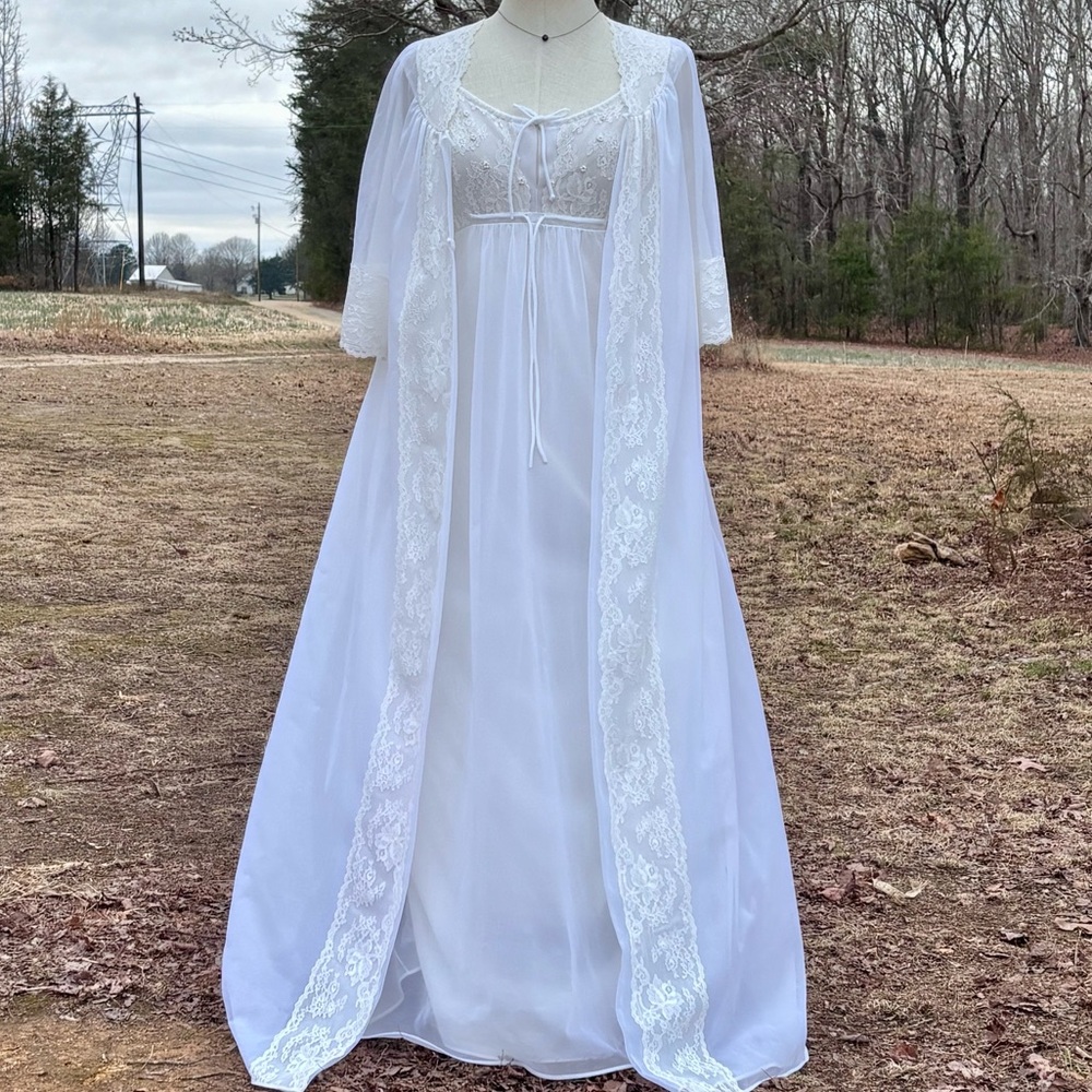 Stunning Vintage Shadowline Peignoir Set! - Picture 1 of 15